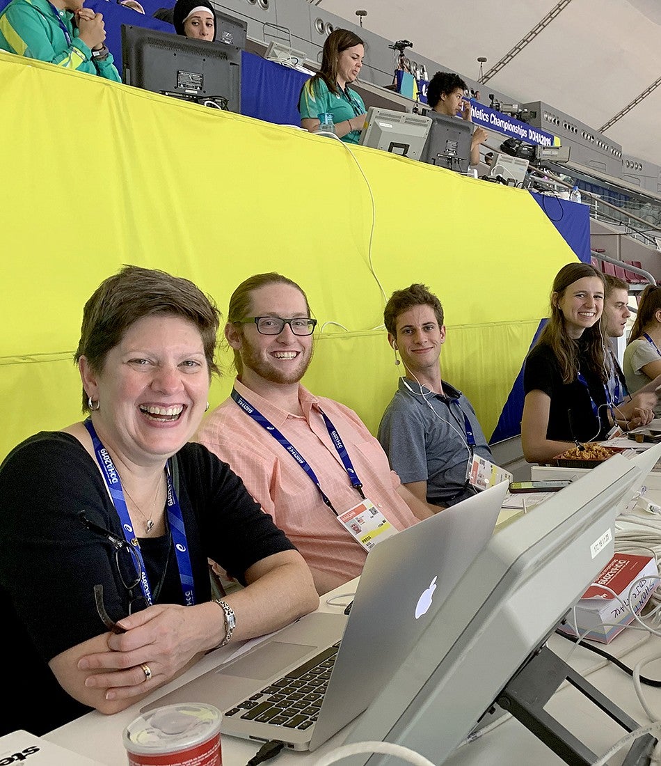 Journalism instructor Lori Shontz and SOJC students in Doha, Qatar