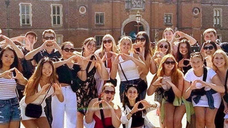 SOJC students throw their "O"s in London