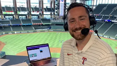 Journalism alum makes Major League Baseball radio debut