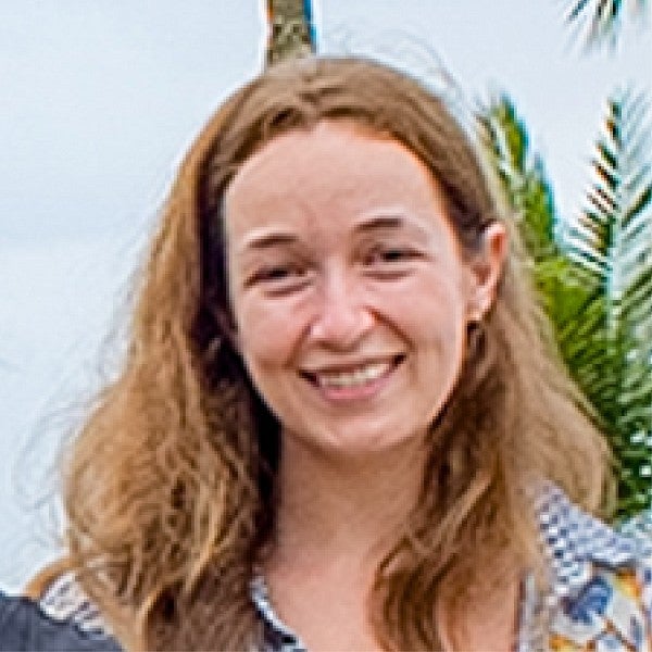 Beatriz Mira in Hawaii