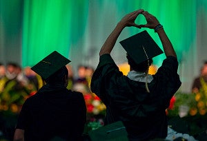 University of Oregon graduate throwing O