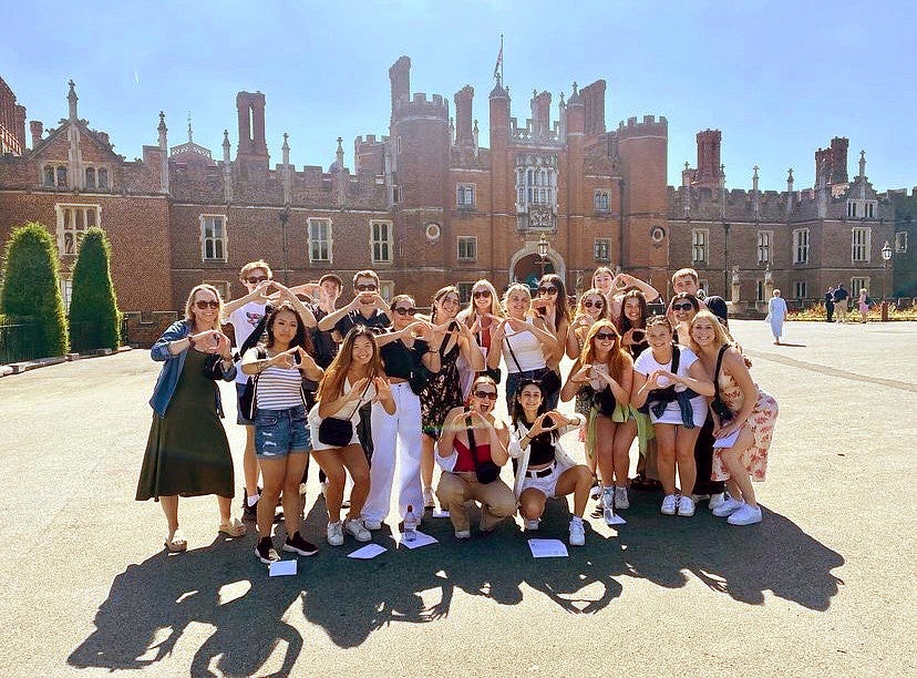 SOJC PR and Advertising students in front of the Hampton Court Palace